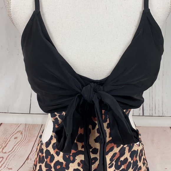 One piece swimsuit - Picture 2 of 5